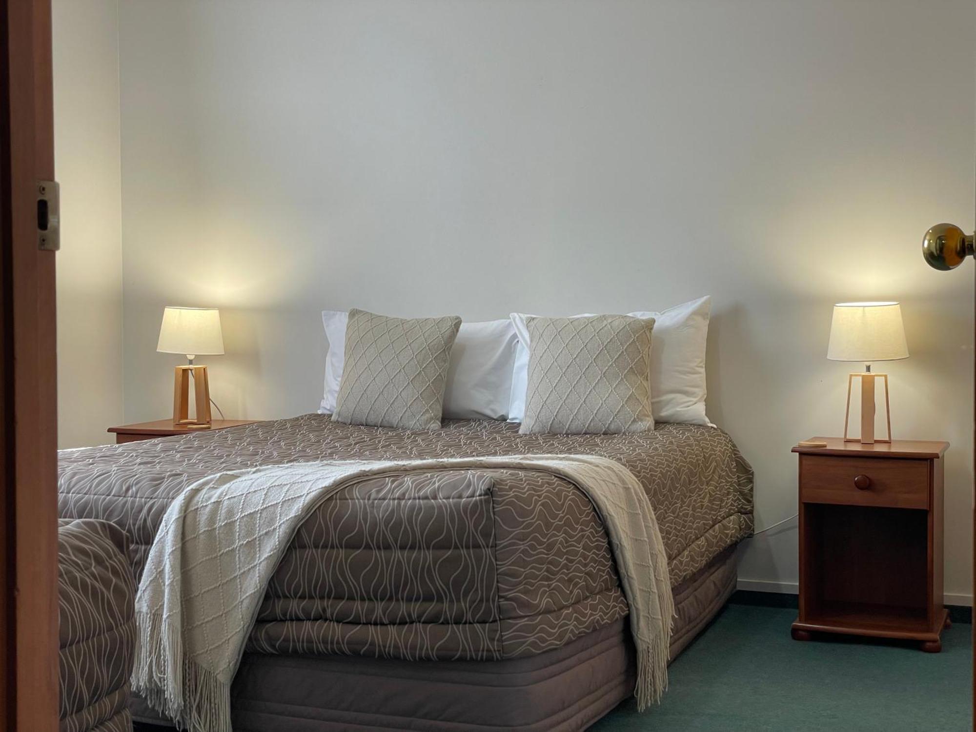 Asure Ambassador Motor Lodge Oamaru Extérieur photo
